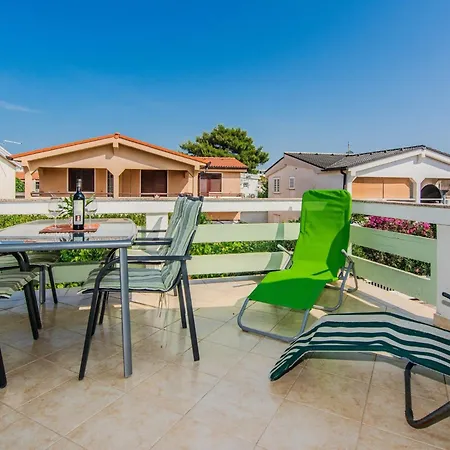 Semak By Interhome