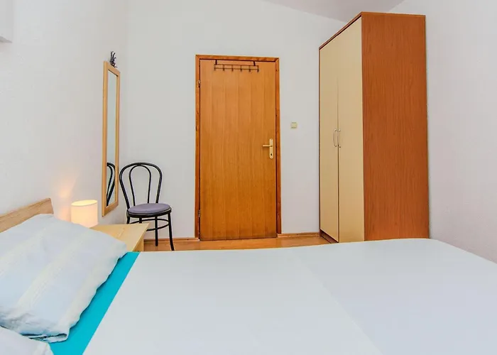 Semak By Interhome * Vir