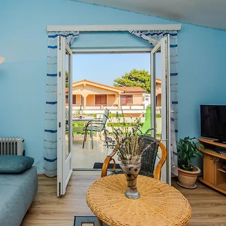 Semak By Interhome Vir