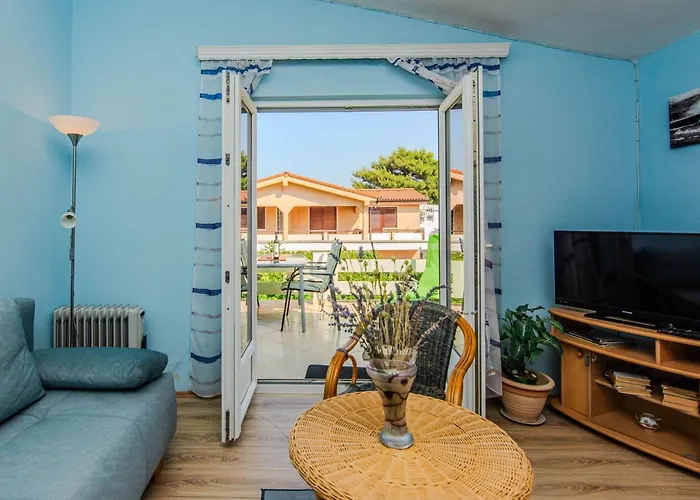 Semak By Interhome Vir